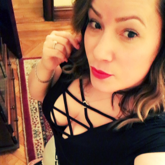 Meet your Posher, Lisa - Picture 1 of 1